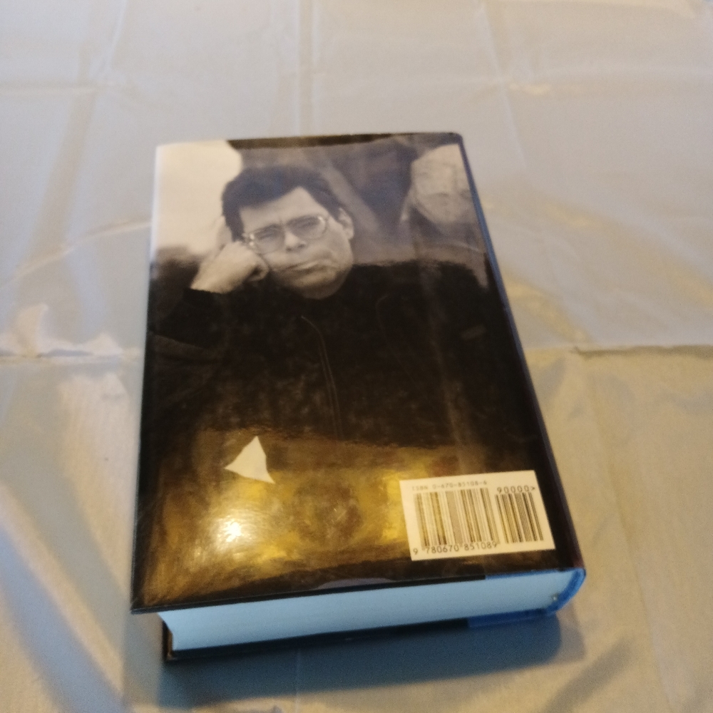Stephen King Book - Picture 3 of 7